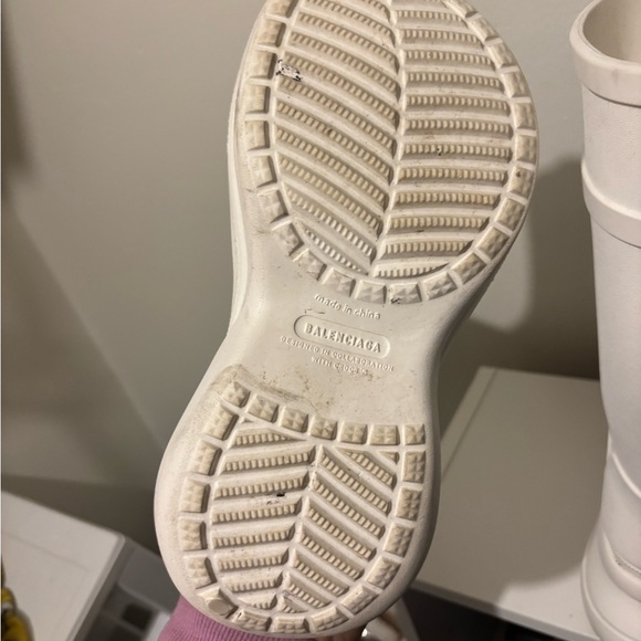 White balenciaga crocs - Picture 3 of 3